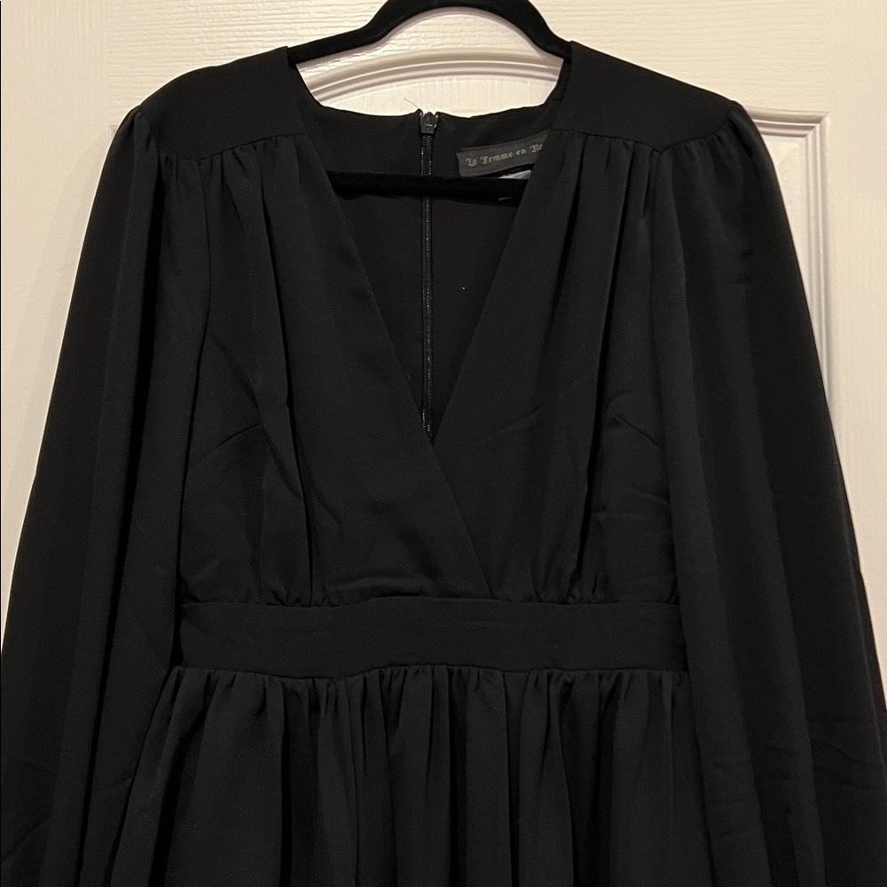 La Femme en Noir Belladonna Maxi Dress in Black  - Size Medium NWOT - Picture 4 of 9
